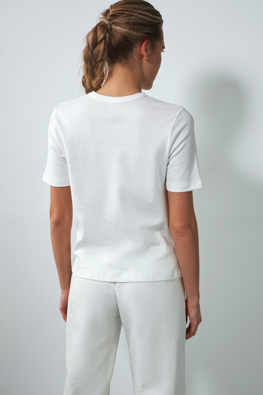 Жіноча футболка Stimma Дораліна, колір - молочний