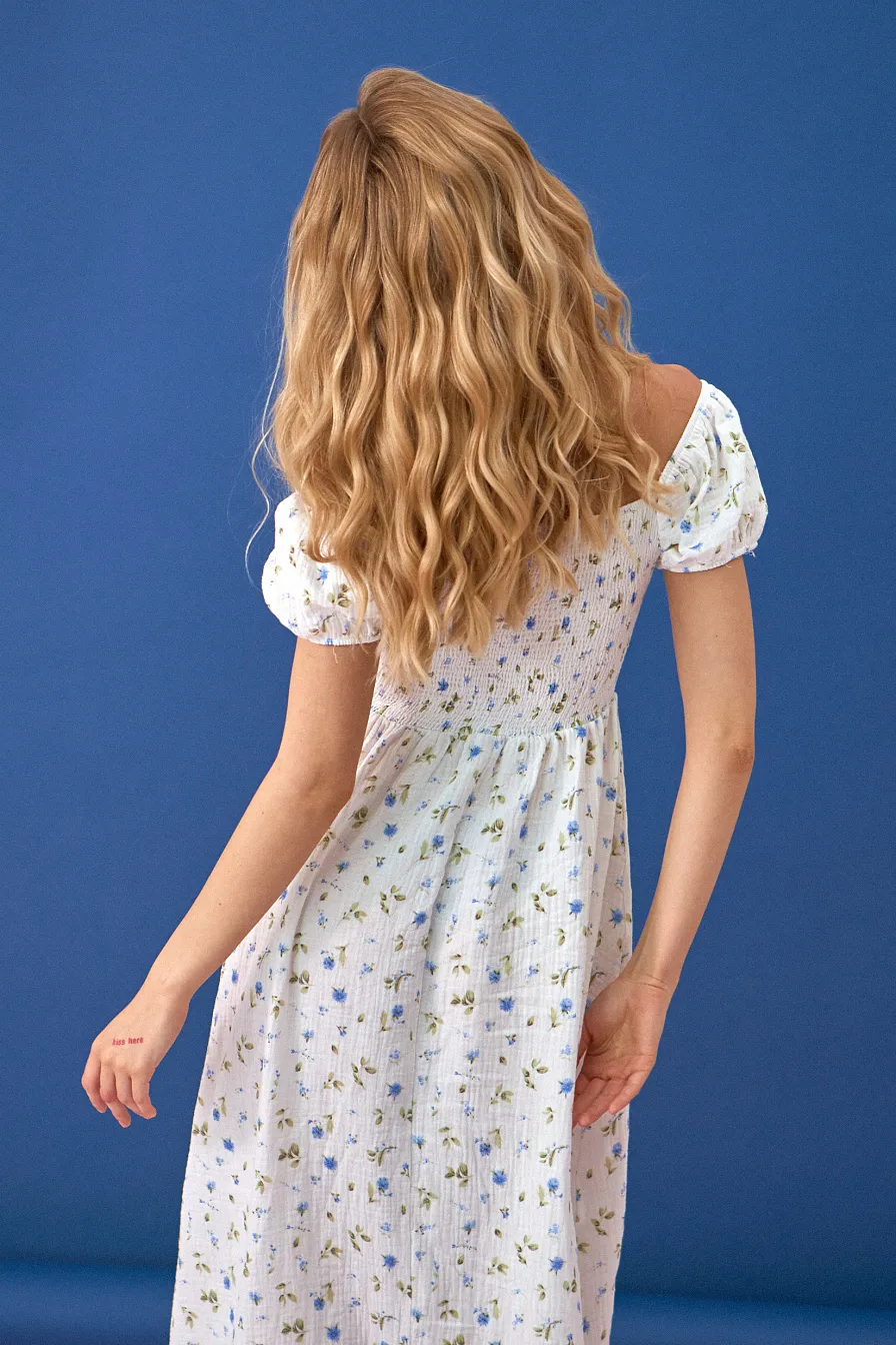 Женское платье Stimma Синди, цвет - Молочно- васильковый узор